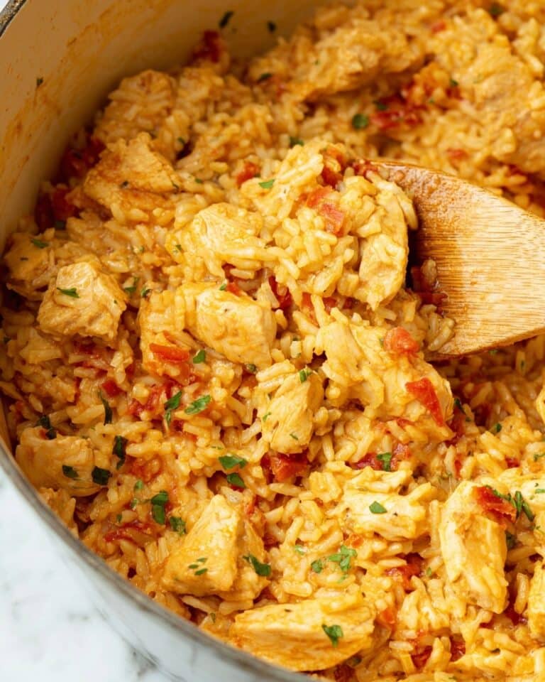 One Pot Queso Chicken and Rice Recipe